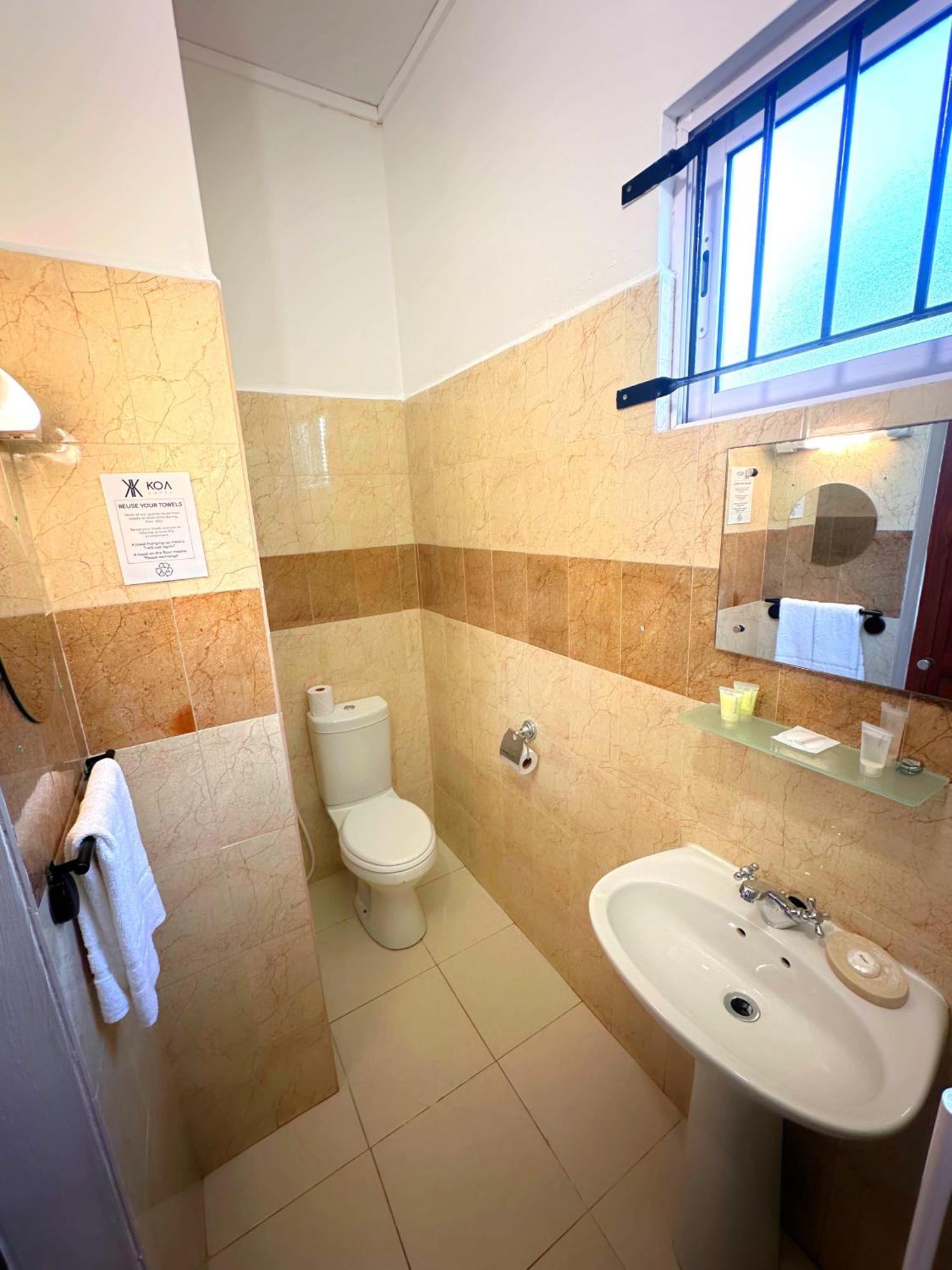Koa Hotel Riambel Bagian luar foto