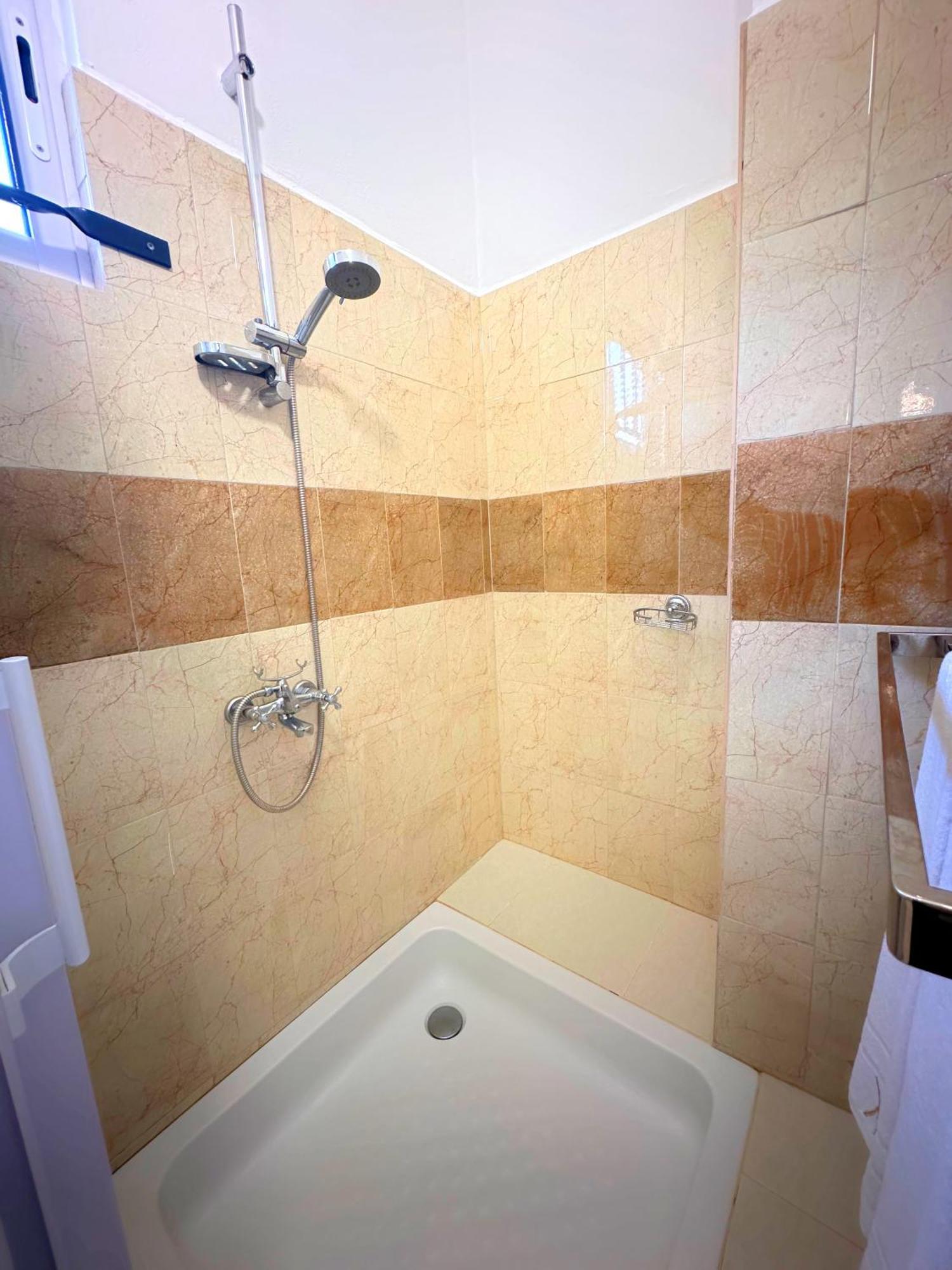 Koa Hotel Riambel Bagian luar foto